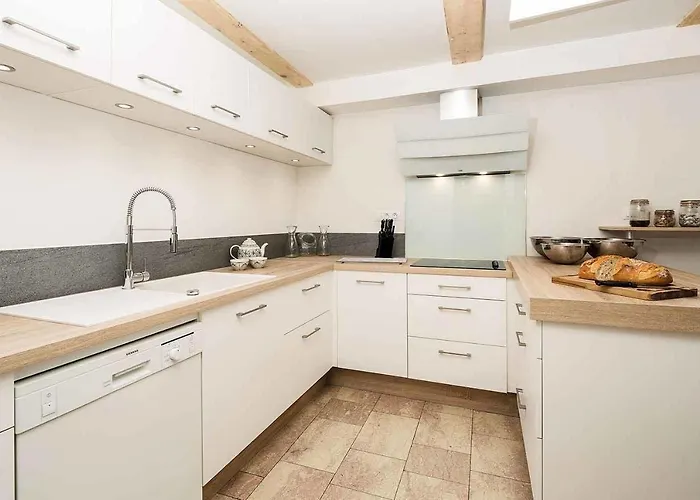 Pele - Alpes Travel - - Sleeps 11