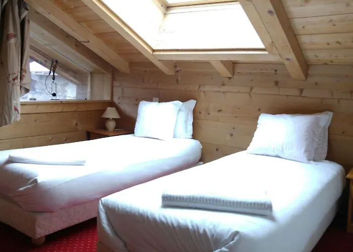 Pele - Alpes Travel - - Sleeps 11